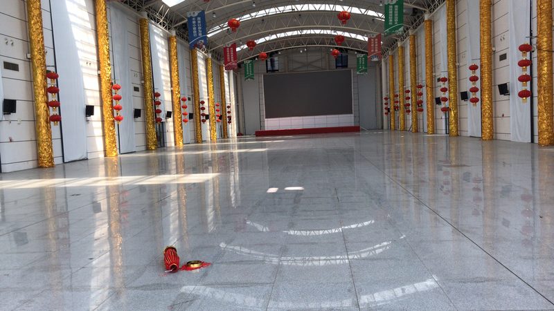 户外大型广告牌喷绘褪色之谜：揭秘褪色速度与防护之道