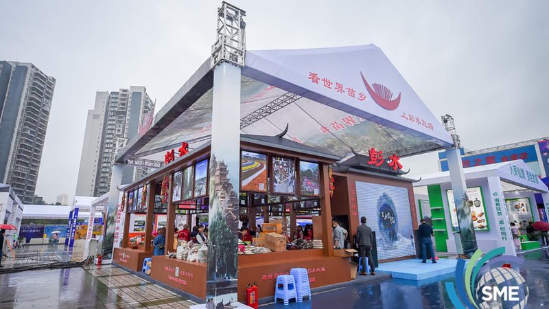 UV喷绘写真机：揭开其与普通喷绘机的神秘面纱